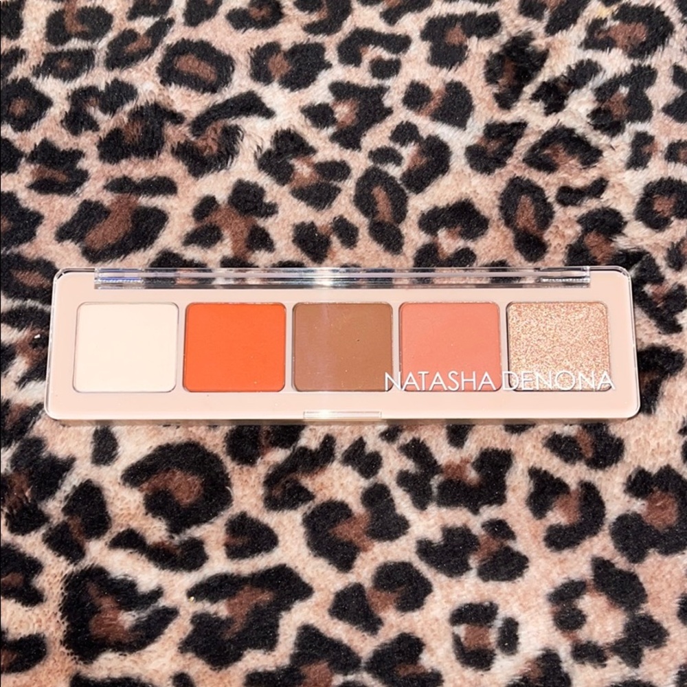 A rustic eye shadow pallet waiting to be used!